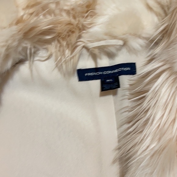 Soft fuzzy Dressy Vest Womens French Connection - Picture 2 of 12